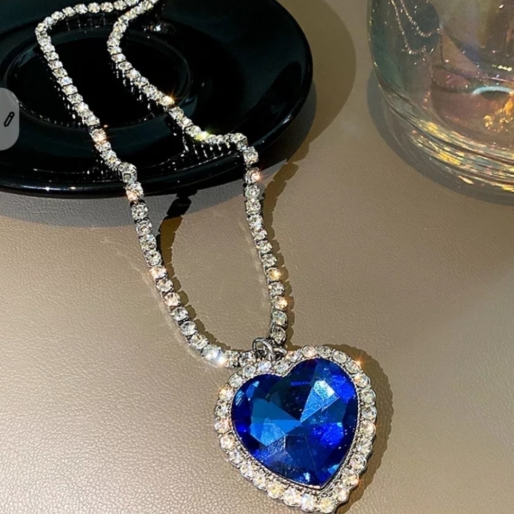 Big blue crystal pendant necklace filled Rhinestone